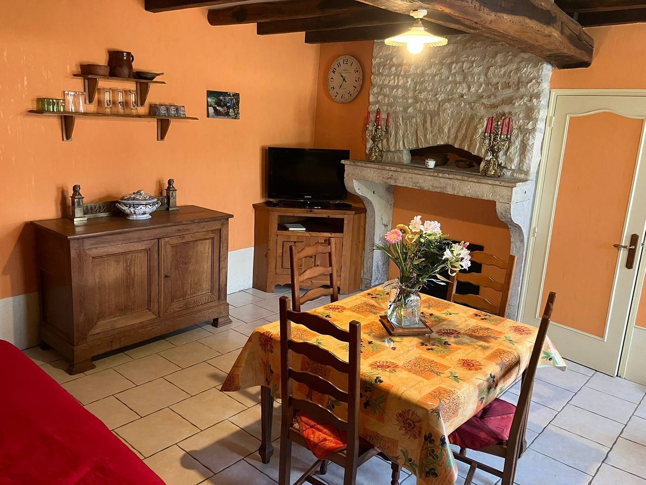 Gîte « Chez Manon » con jardín privado in Massangis, Región de Avallon