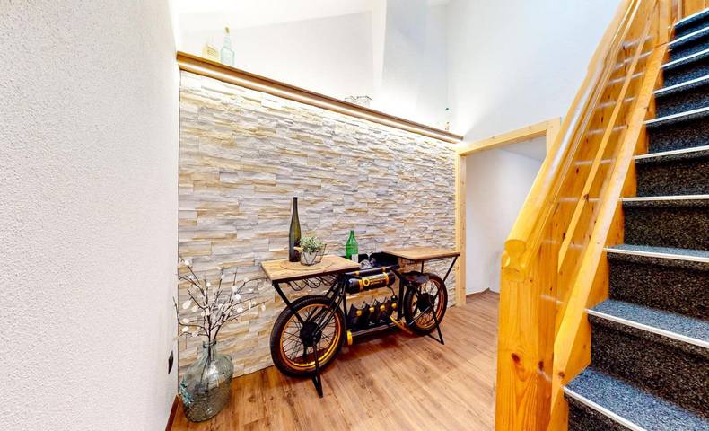 Casa de vacaciones 'Apart Hennewinkl' con vistas a la montaña, balcón y Wi-Fi in Hochoetz, Oetz