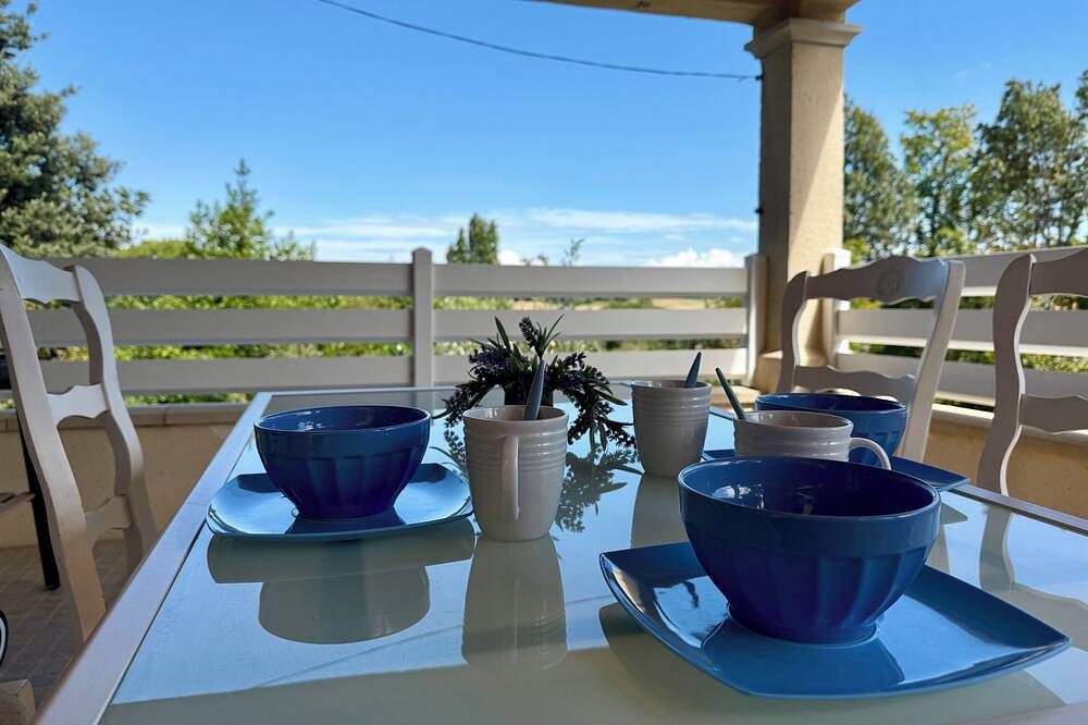 Ganze Wohnung, Le Lavandin: Air conditioning, parking and terrace with view in Montélimar, Nyons und Umgebung