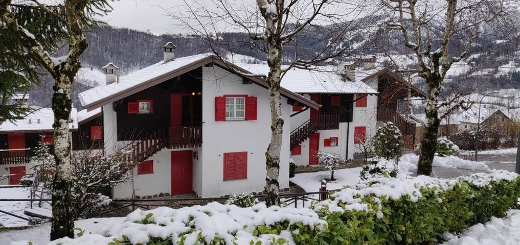 Gîte pour 4 personnes, avec balcon dans Serina