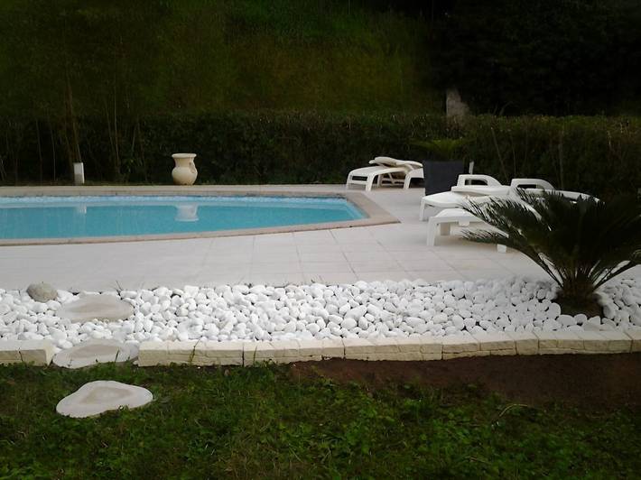 Location de vacances pour 4 personnes, avec terrasse ainsi que jardin et piscine en Corse-du-Sud - 3