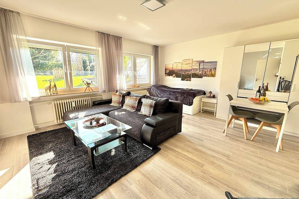 Apartamento entero, Cozy apartment with a view of the countryside near the trade fair in Meerbusch, Lower Rhine