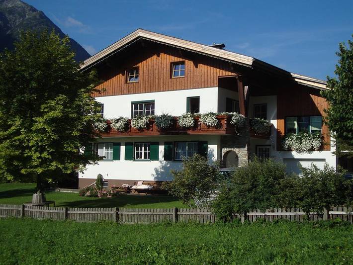 Gîte pour 2 personnes, avec jardin ainsi que vue et balcon à Holzgau - 2