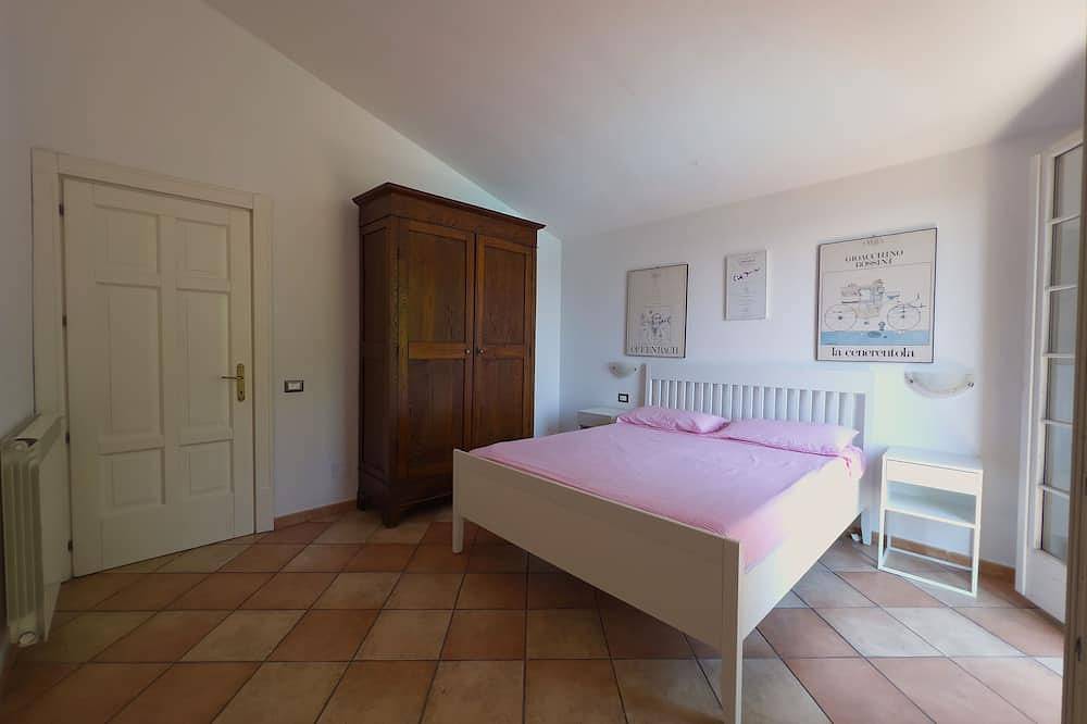 Luxusvilla, Seeblick, privater Swimmingpool, privater Strand, nahe Rom in Trevignano Romano, Braccianosee