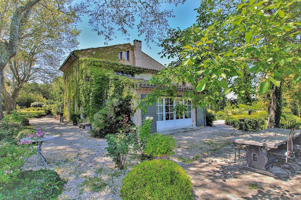 Haustierfreundliches Haus in Lagnes mit Sauna in Lagnes, Regionaler Naturpark Luberon