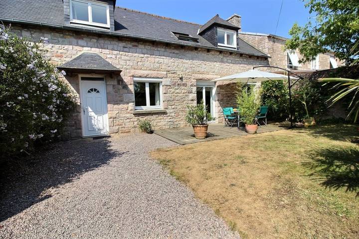 Gîte pour 6 personnes, avec Terrasse ainsi que Jardin et Vue