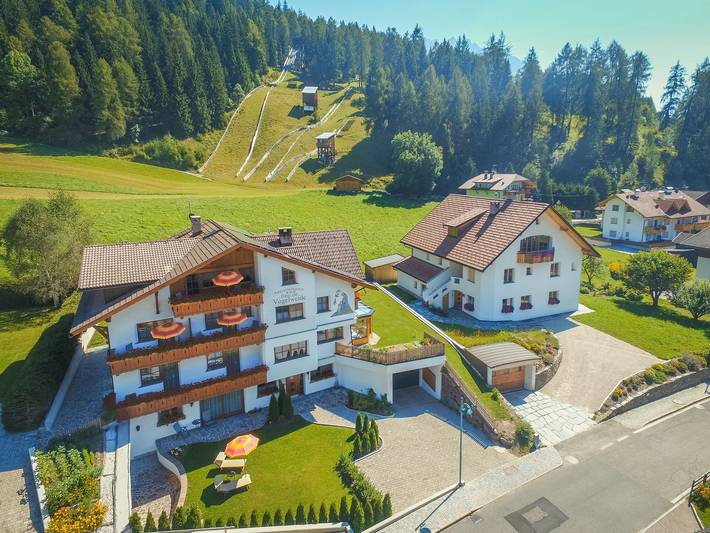 Ganze Wohnung, Ferienwohnung "Haus zur Vogelweide App 1" mit Bergblick, Terrasse und Wlan in Villgratner Berge, Toblach