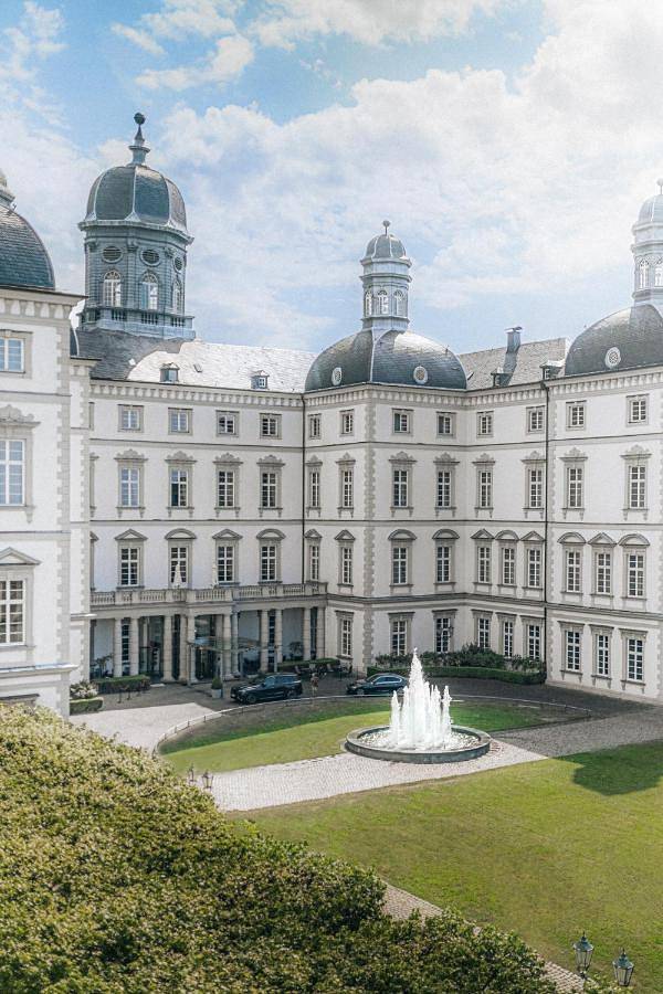 Hotel für 3 Personen, mit Whirlpool und Terrasse sowie Garten und Pool in Bensberg
