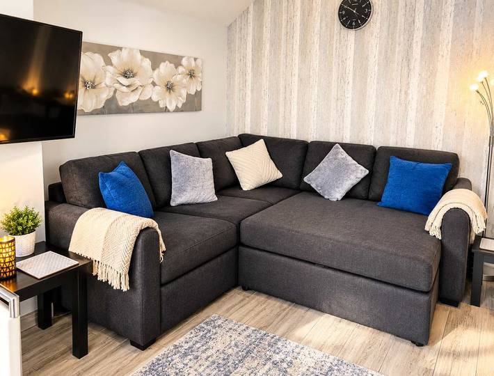 Modern Beachfront Bungalow with Ocean Views in Pevensey, Sussex Est