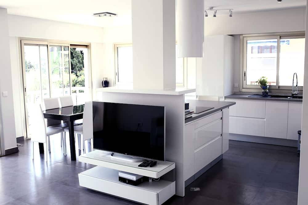 Appartement entier, Beau 3 Pieces Calme Et Lumineux Vue Mer in Antibes, Côte méditerranéenne (France)