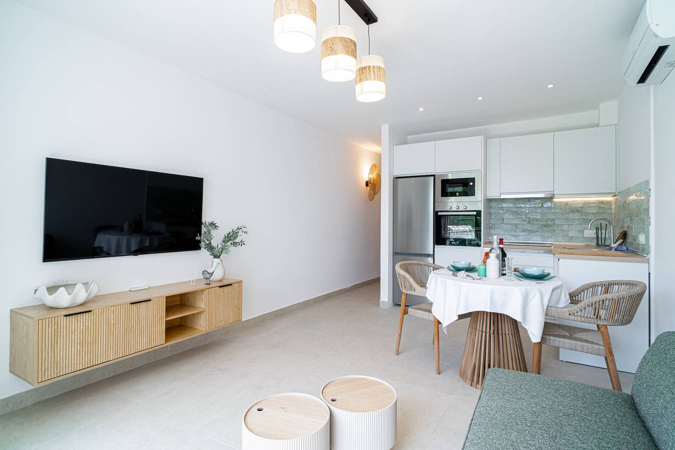 Entire apartment, Capistrano Village Deluxe Garden in Senorio de Capistrano, El Capistrano