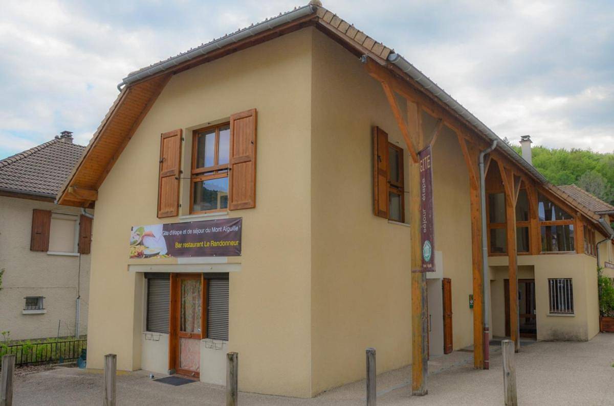 Family Room with Private Bathroom in Chichilianne, Parc naturel régional du Vercors