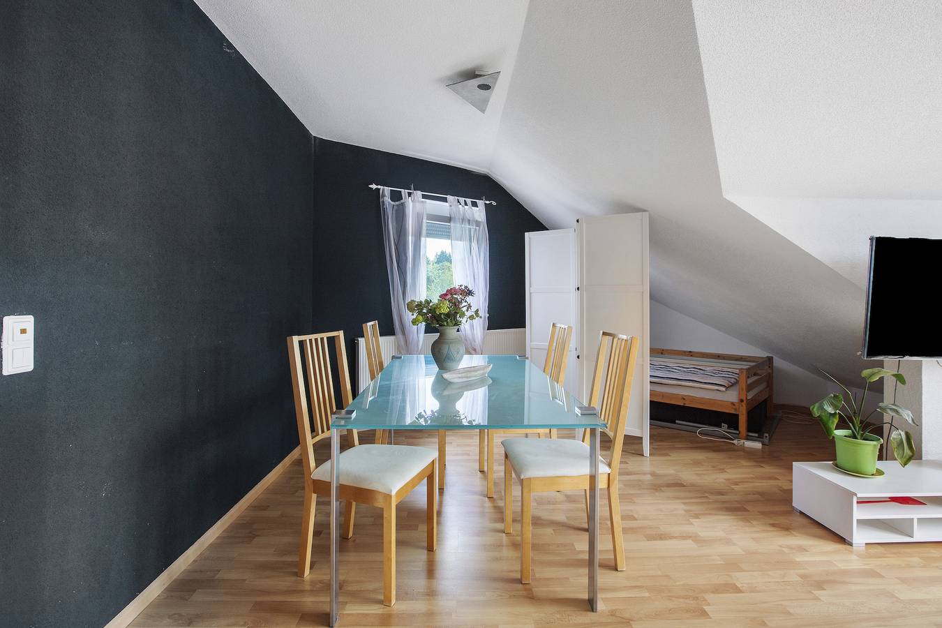 Ganze Wohnung, Ferienwohnung 'Haus Castellblick 3' mit Bergblick, Balkon und Wlan in Ballrechten-Dottingen, Südschwarzwald