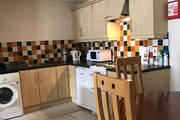 Vacation Apartment for 5 Guests in Derry, County Londonderry, Picture 3