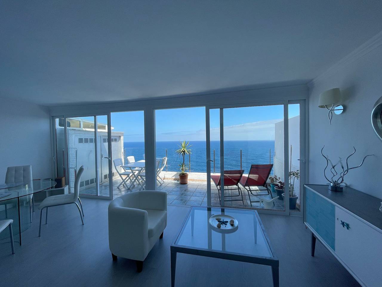 Vakantieverblijf 'Exclusive Views On Top Of The Ocean' met zeezicht, privéterras en wifi, foto 7