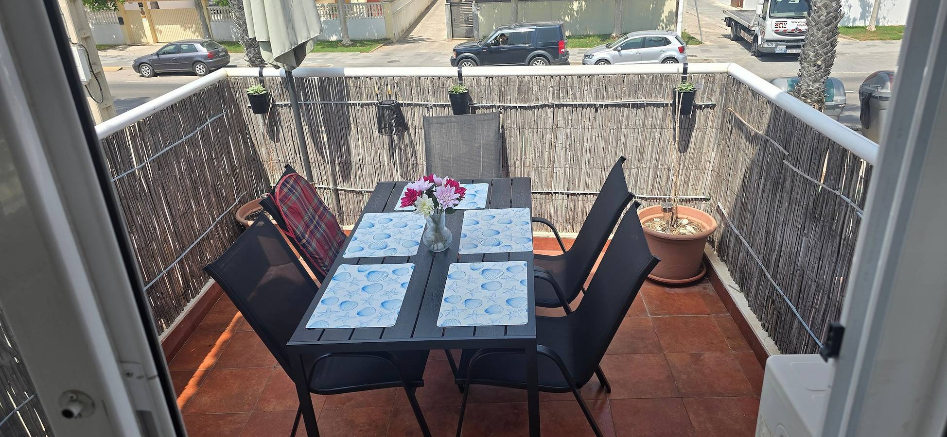 Apartamento entero, Apartamento 'Papa Luna' con terraza privada, Wi-Fi y aire acondicionado in Platja del Gurugú (Benicarló), Benicarló