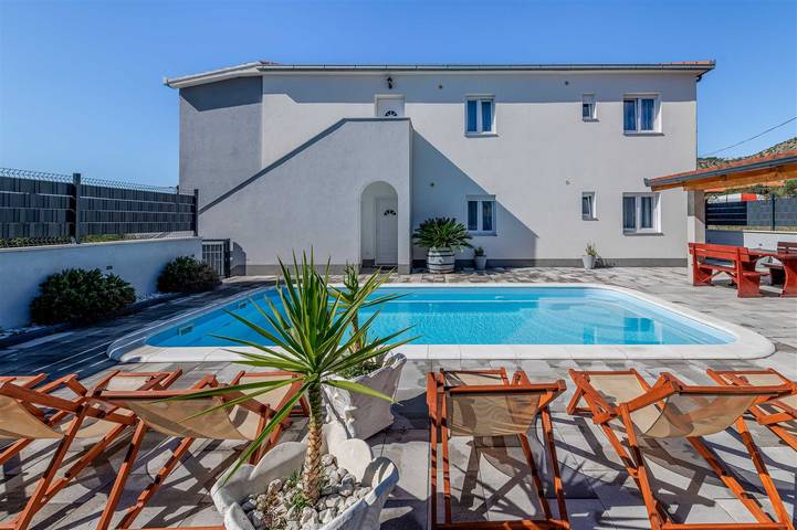 Villa für 8 Personen, mit Garten und Pool in Trogir