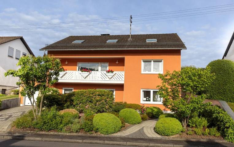 Ferienwohnung für 3 Personen, mit Terrasse und Garten sowie Ausblick in Netphen