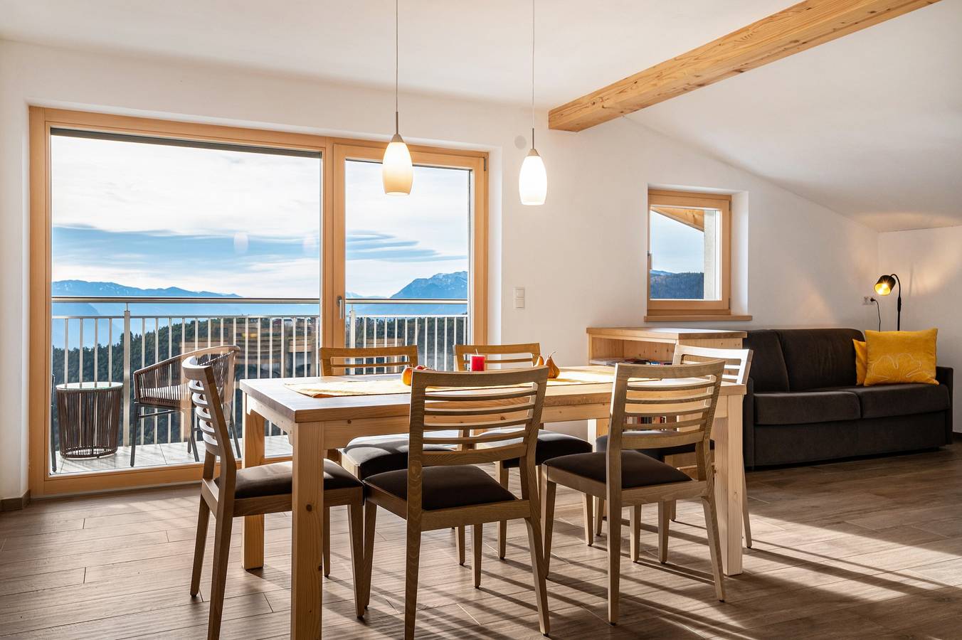 Ganze Wohnung, Ferienwohnung "Reiterhof Flora" mit Bergblick, Privatem Garten und Wlan in Jenesien, Sarntaler Alpen