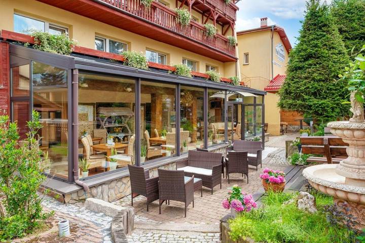 Ośrodek wypoczynkowy dla 2 osób, z Taras i Jacuzzi oraz Basen dla dzieci i Sauna w Szklarska Poręba