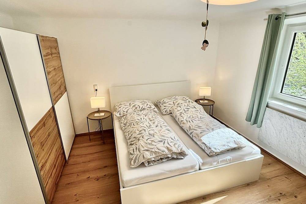 Ganze Wohnung, Gästehaus \"Seeblick\" Helle Gartenwohnung vor den Toren Salzburgs in Seekirchen am Wallersee, Bezirk Salzburg-Umgebung