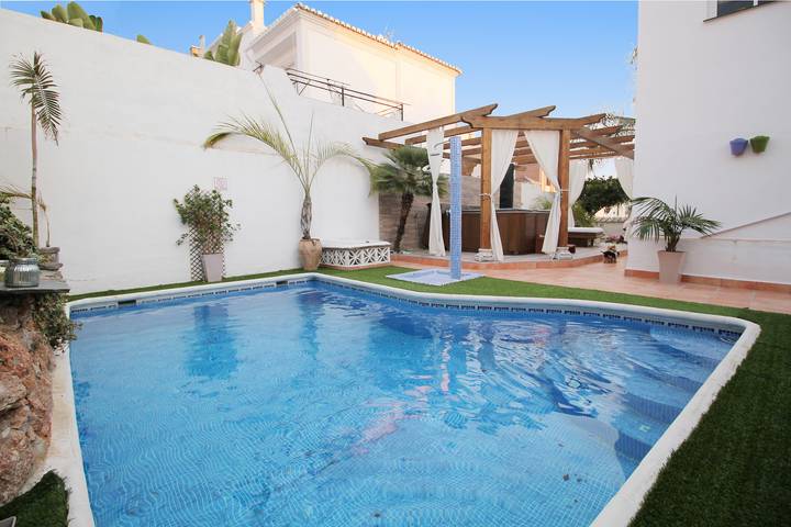 Chalet para 6 personas, con jardín además de balcón y jacuzzi en Axarquía - 3