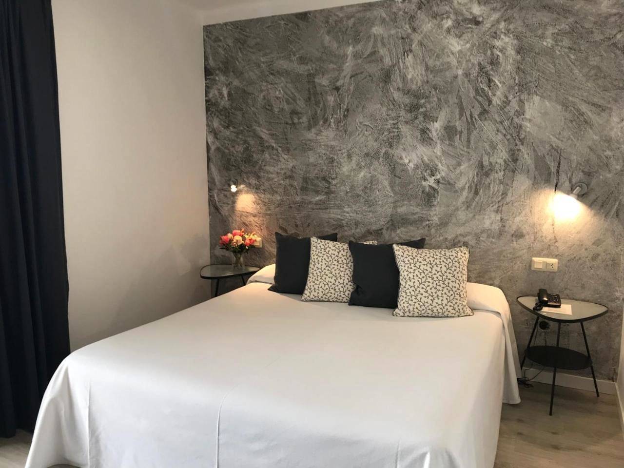 Hotel für 10 Personen mit Garten in Figueres, Oberampurien