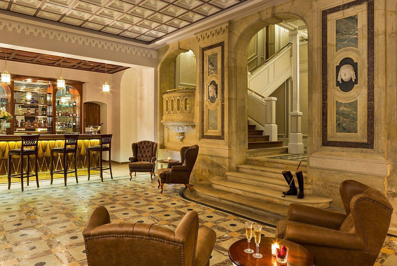 Chateau Royal in Attainville, Valle del Oise