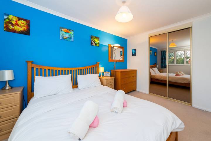 Cosy 3 Bedroom House near River Thames - Pass the Keys in Reading, Berkshire