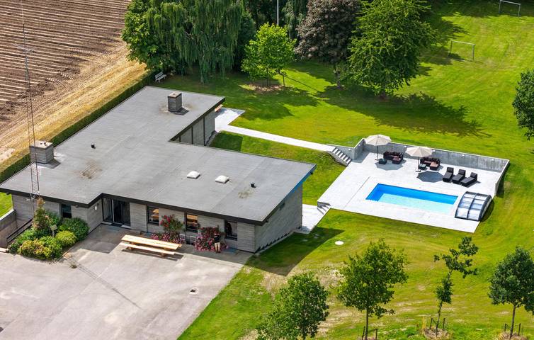 Ferienhaus für 32 Personen, mit Terrasse und Garten - 1