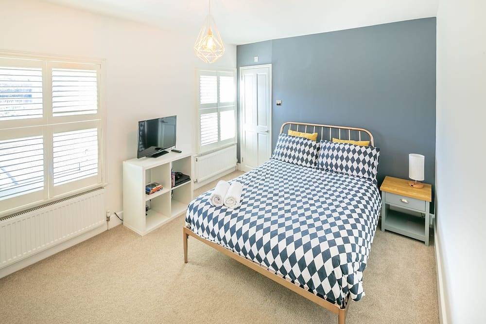 Stijlvol huis met 3 slaapkamers en jacuzzi in de buurt van de trein in Milton Keynes, Zuidoost Engeland