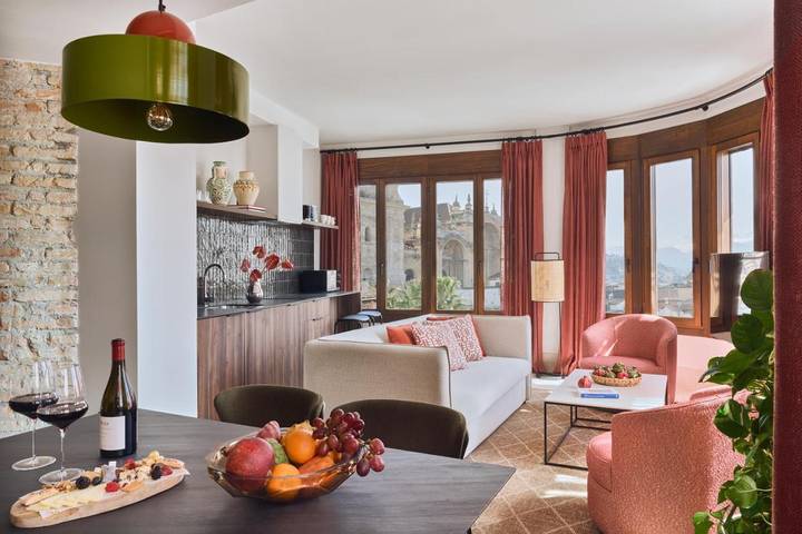 Apartahotel para 4 personas, con vistas y terraza en Granada