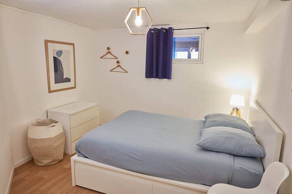 Quiet, spacious house just outside Paris. Metro 7 in Pantin, Sena-Saint Denis