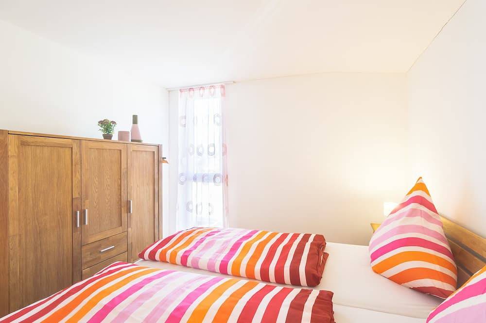 Ganze Wohnung, Alpen-Hostel Abendsonne 1, Buxacher Straße 23 mit Motorradvermietung in Memmingen, Bayerisch Schwaben
