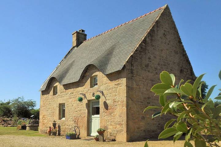 Gîte pour 4 personnes, avec Terrasse ainsi que Jardin et Piscine à Quistinic