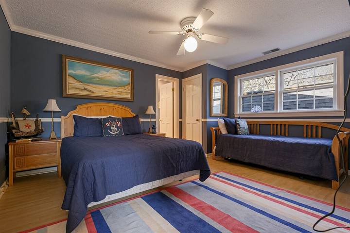 Log cabin for 14 people, with pool and hot tub as well as balcony/terrace in Helen