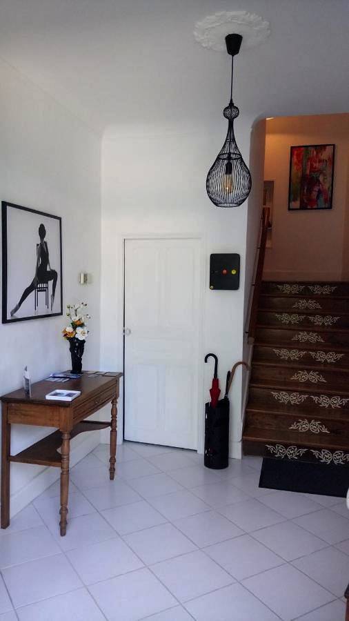 Double Room with Private External Bathroom in Cazères, Haute-Garonne