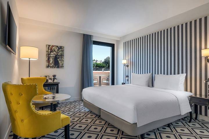 Hotel para 2 personas, con balcón además de sauna y piscina - 1