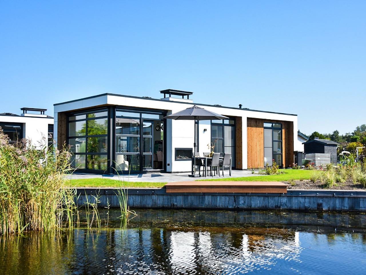 Loosdrecht Water Villa in Boomhoek, Loosdrecht