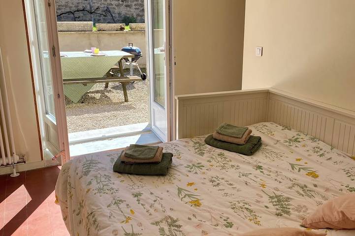 Pretty guest house ideal for families. in Saint-Euphrône, Région de Montbard