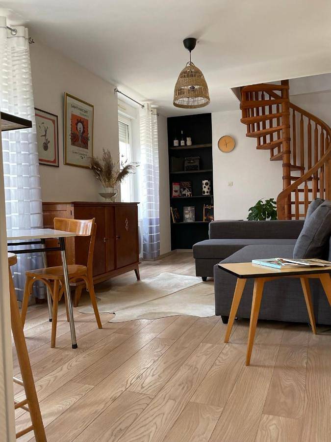 Appartement entier, La Cuvée , duplex à Gevrey Chambertin. in Gevrey-Chambertin, Région de Dijon