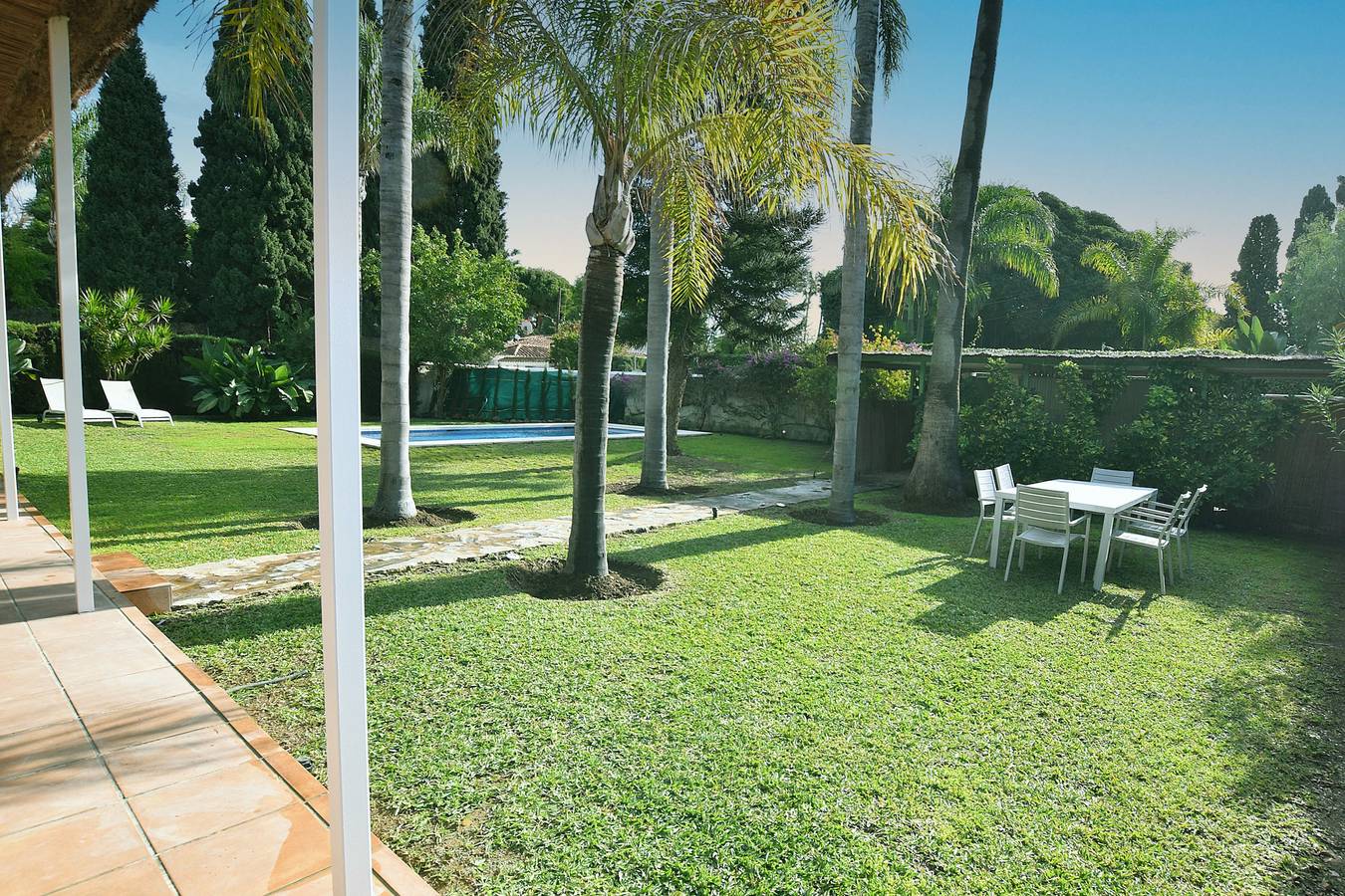 Belle villa familiale à quelques pas de la plage in Playa de Cortijo Blanco, Marbella