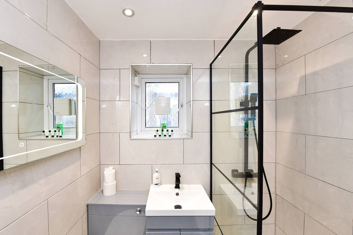 Stylish 2-Bed • Close to City & Heath Hospital - Pass the Keys in Cardiff, Cardiff region