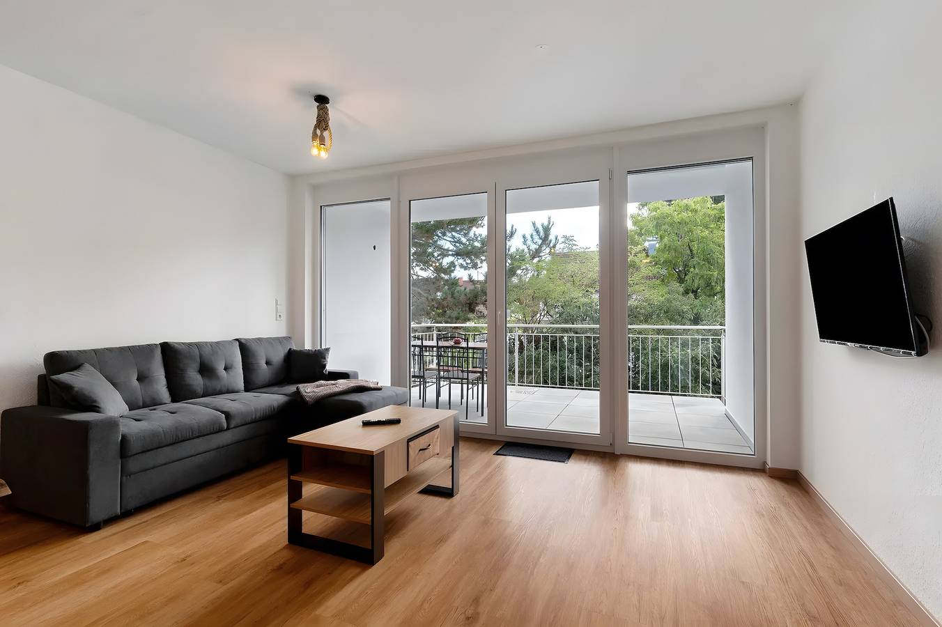 Ganze Wohnung, Apartments 'White House - App 1 und 2' mit privater Terrasse, Balkon und Wlan in Europa-Park, Kappel-Grafenhausen