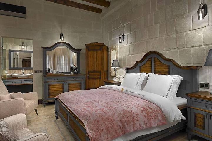 Historic Cave Room Retreat with Pool, Sauna & Elegant International Cuisines! in Mustafapasa, Parco Nazionale di Göreme