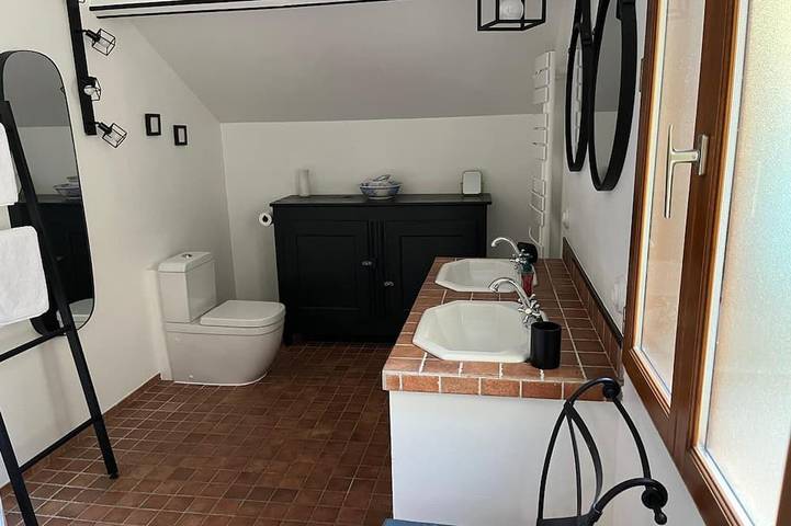 Location de vacances pour 2 personnes, avec jacuzzi ainsi que piscine et jardin à Vielleségure - 4