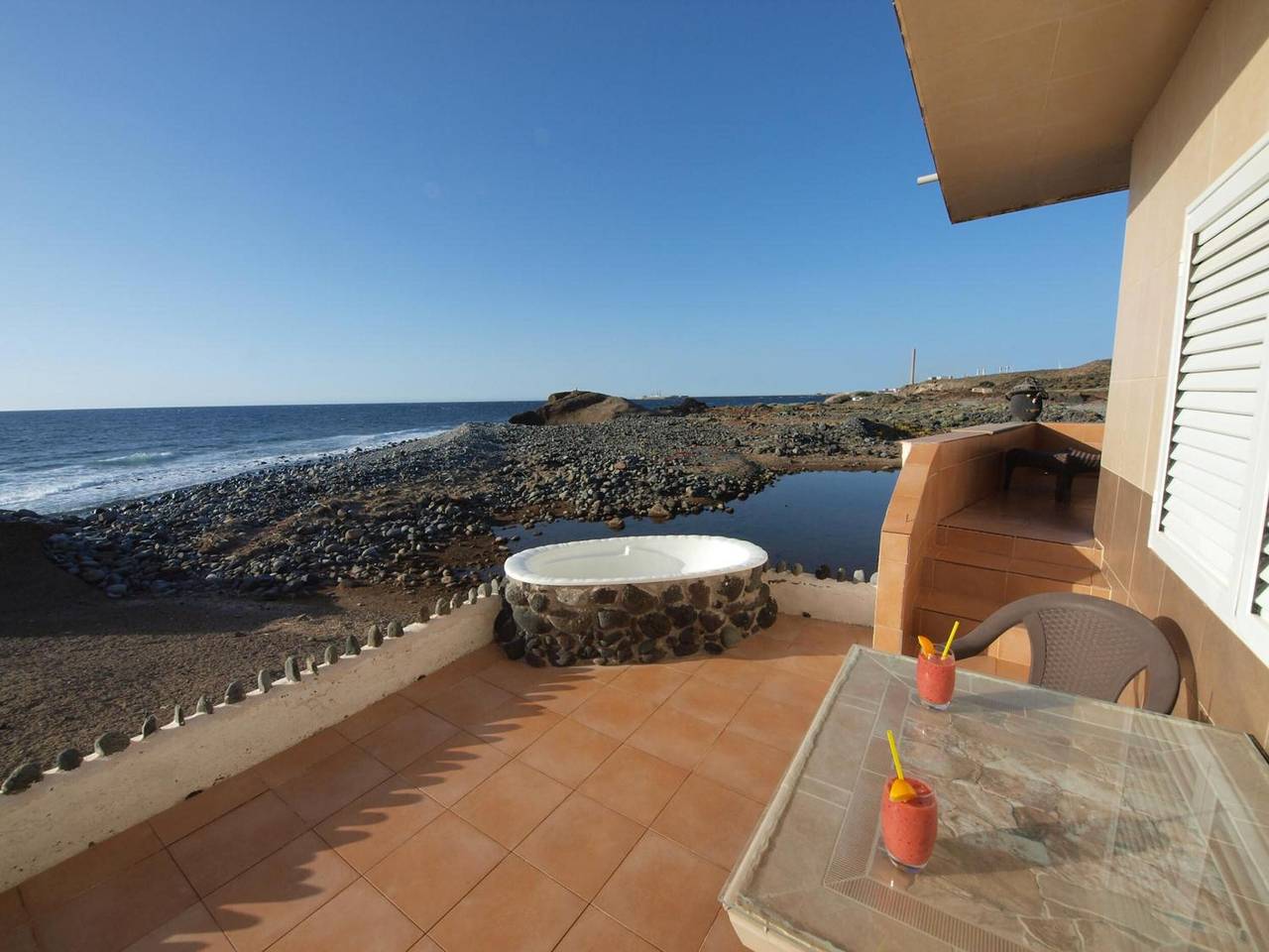 Maison de Vacances 'Sunrise en Bord de Mer' avec Vue sur Mer, Terrasse Privée et Wi-Fi in Las Maretas, Arico