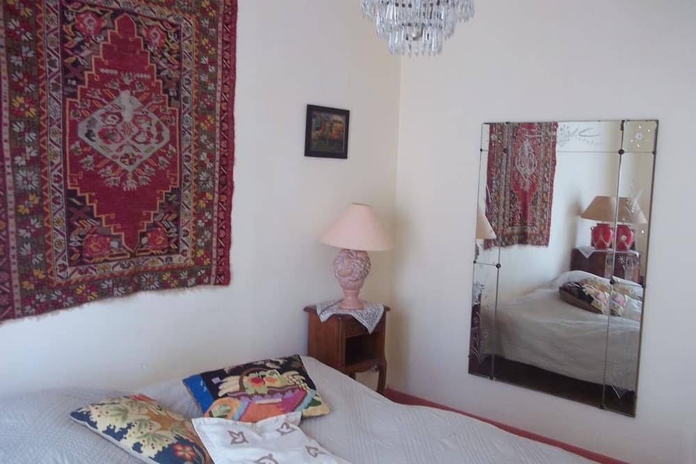 Houses / villas - 6 rooms - 8/10 persons in La Tour-d'Aigues, Parc naturel régional du Luberon