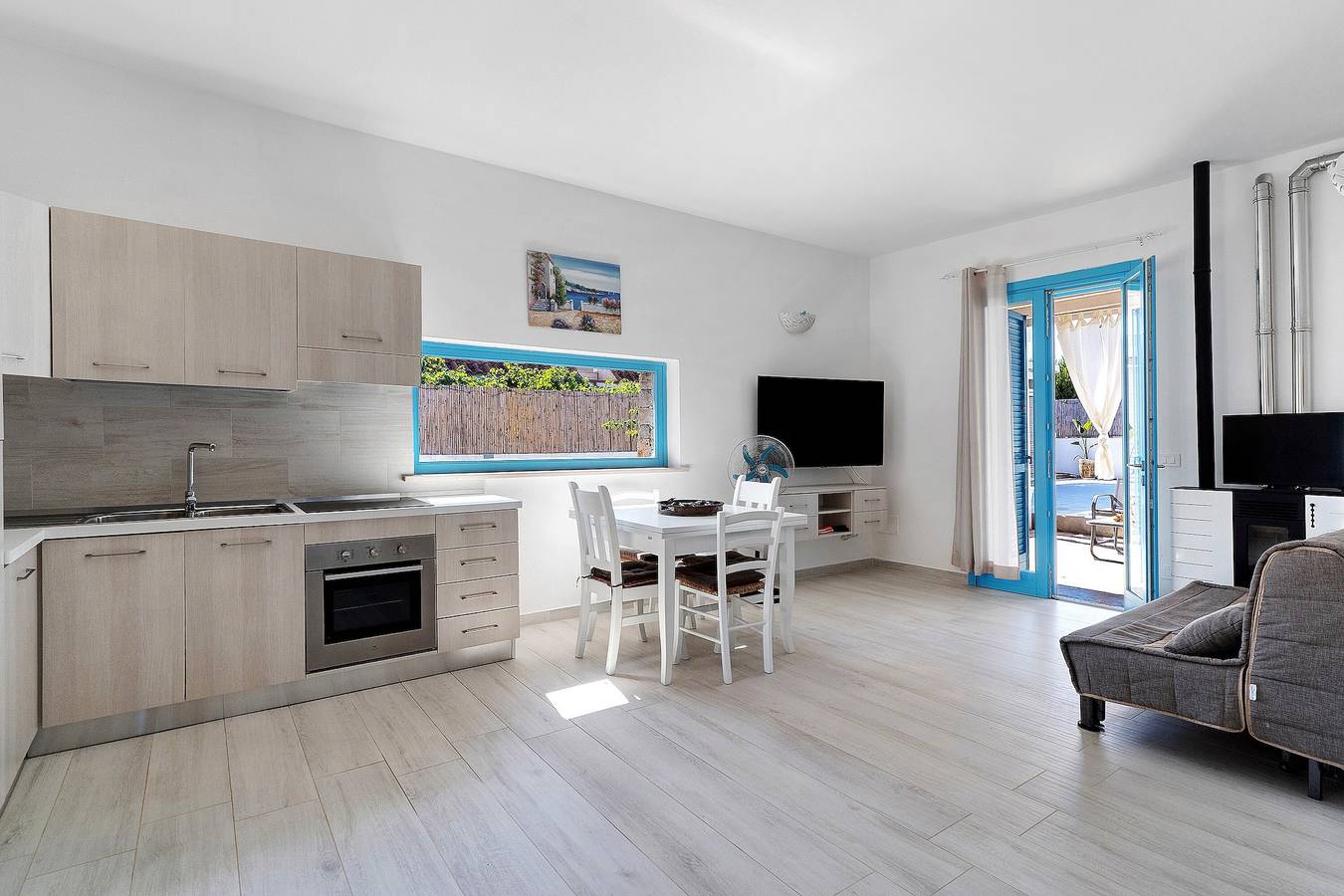 Villa 'Azzurra' con Piscina Privata, Wi-Fi e Aria Condizionata in Racale, Golfo di Taranto