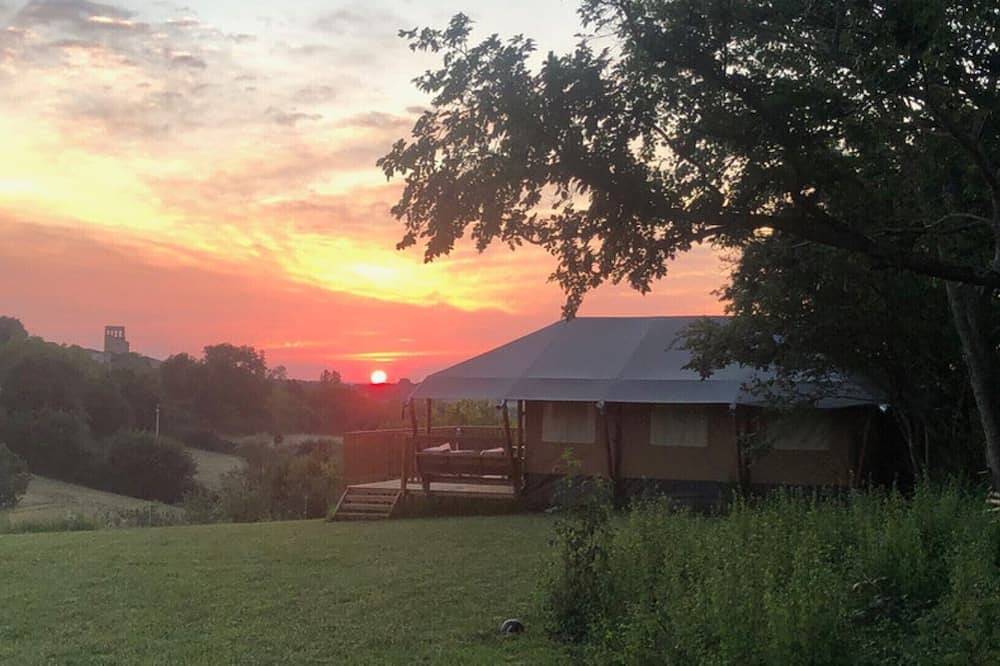 Glamping Lodge Monet | Domaine du Cammazet | Piscine| Confort | Nature in Lapenne, Ariège